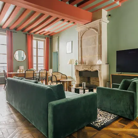 Superb Near Notre-dame Cathedral - Mobility Lease Paris