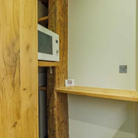 Superb Near Notre-dame Cathedral - Mobility Lease Apartment *