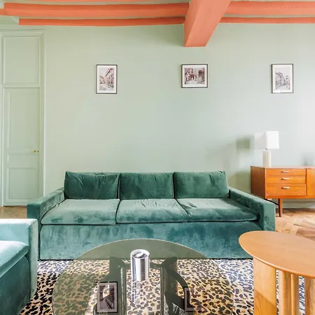 Apartment Superb Near Notre-dame Cathedral - Mobility Lease