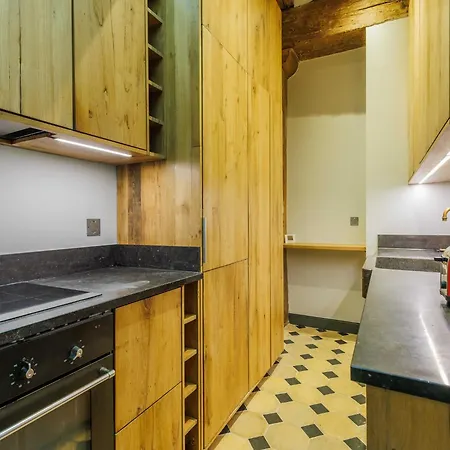 Apartment Superb Near Notre-dame Cathedral - Mobility Lease *