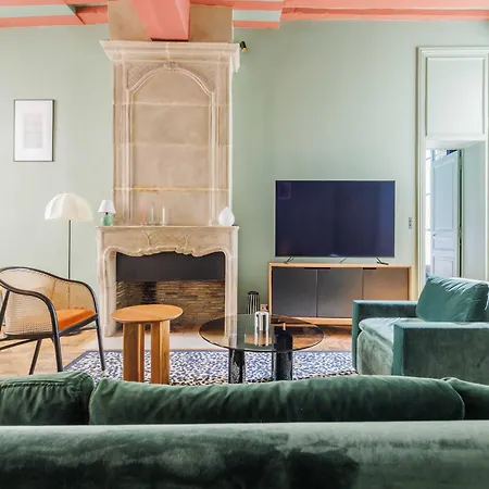 Apartment Superb Near Notre-dame Cathedral - Mobility Lease