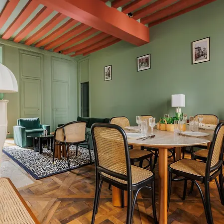 Apartment Superb Near Notre-dame Cathedral - Mobility Lease