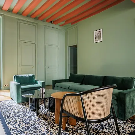 Apartment Superb Near Notre-dame Cathedral - Mobility Lease