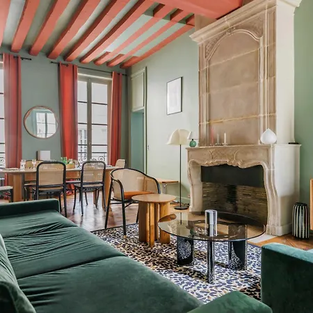 Apartment Superb Near Notre-dame Cathedral - Mobility Lease