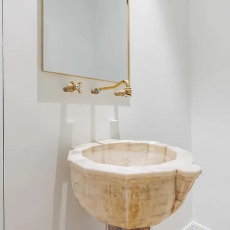 Apartment Superb Near Notre-dame Cathedral - Mobility Lease *