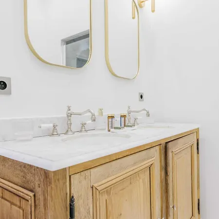 Superb Near Notre-dame Cathedral - Mobility Lease Paris