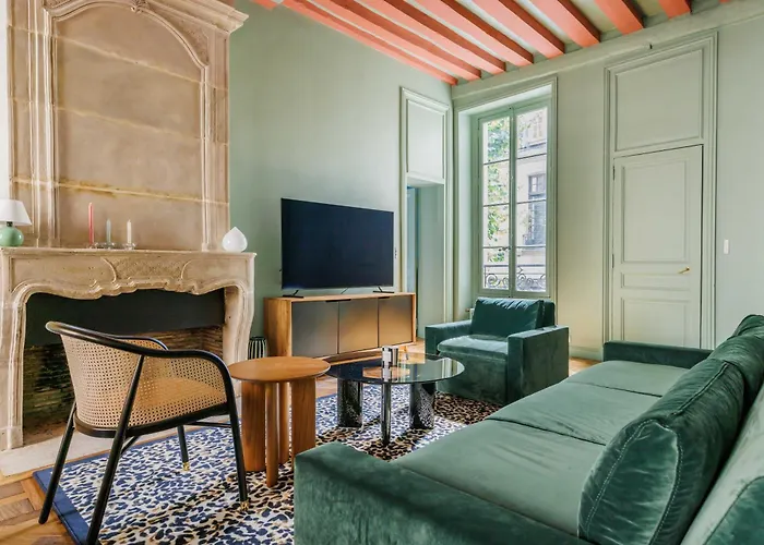 Superb Near Notre-dame Cathedral - Mobility Lease 파리